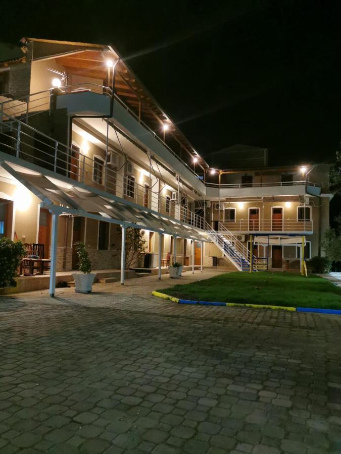 Dolce Italia Hotel Radhimë Екстериор снимка