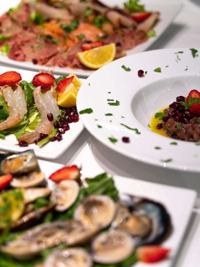 Dolce Italia Hotel Radhimë Екстериор снимка