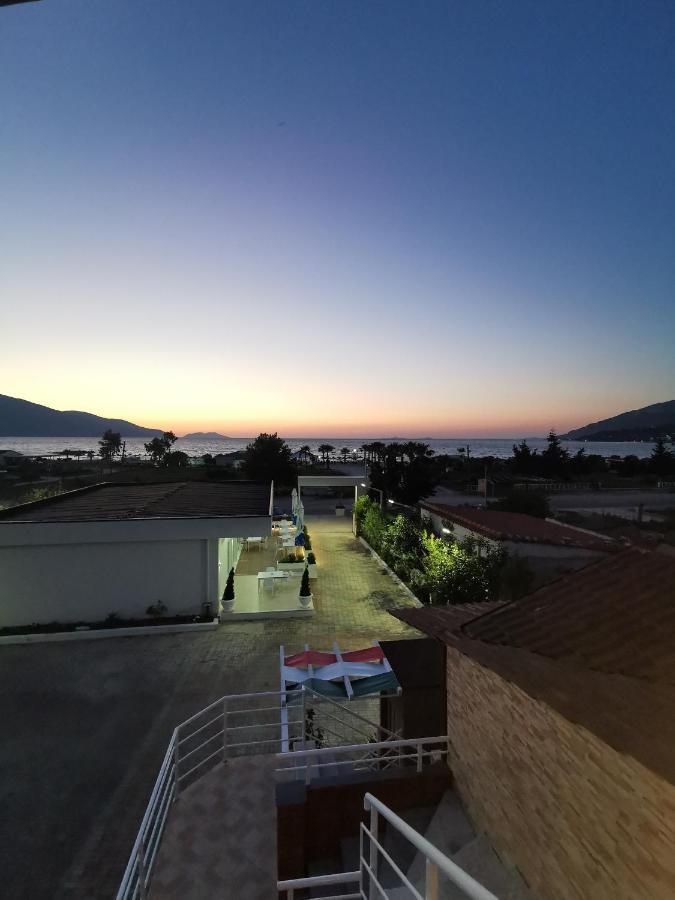 Dolce Italia Hotel Radhimë Екстериор снимка