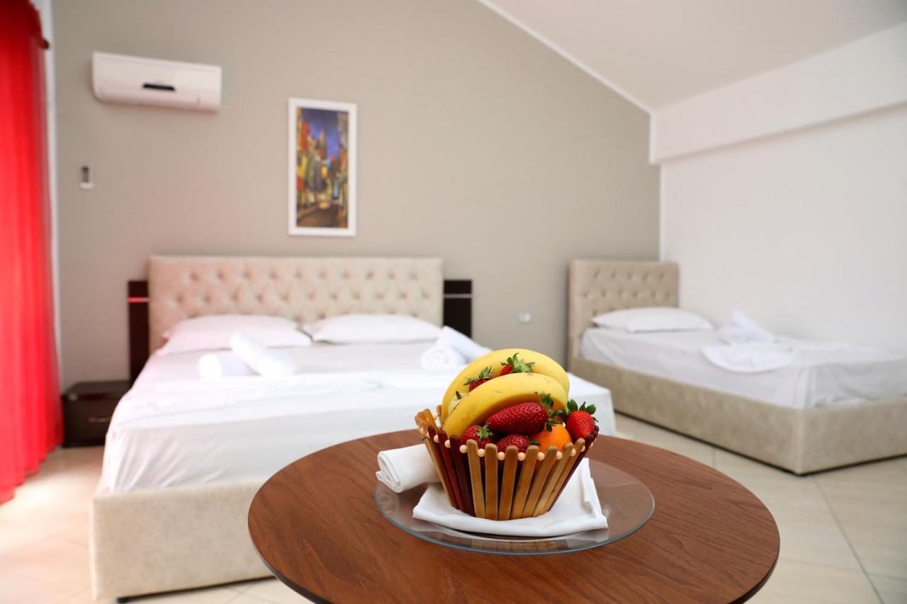 Dolce Italia Hotel Radhimë Екстериор снимка