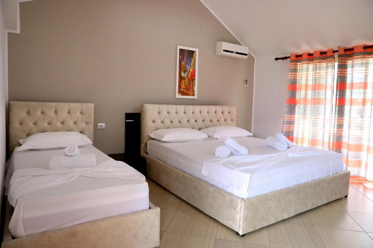 Dolce Italia Hotel Radhimë Екстериор снимка