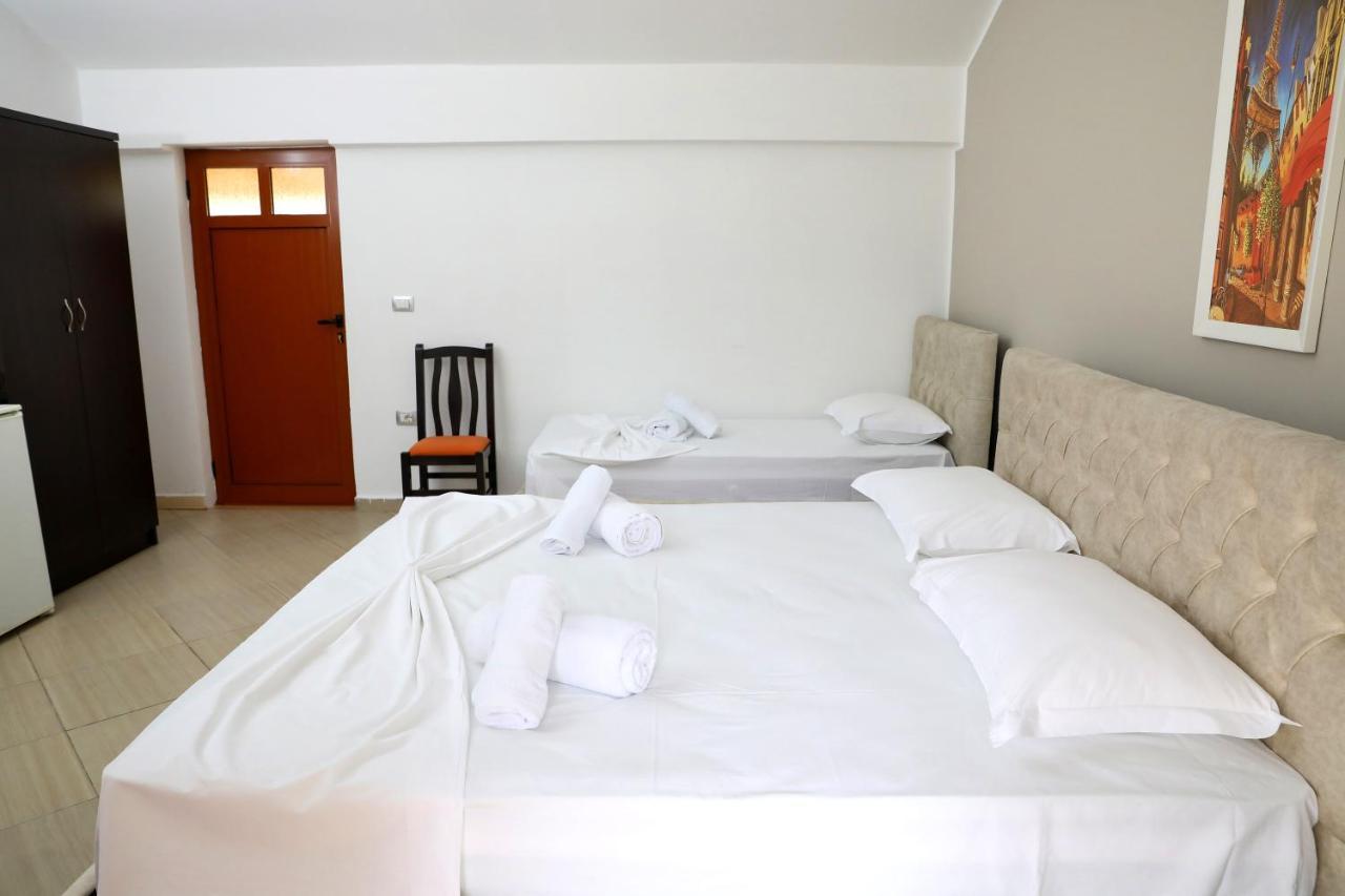 Dolce Italia Hotel Radhimë Екстериор снимка